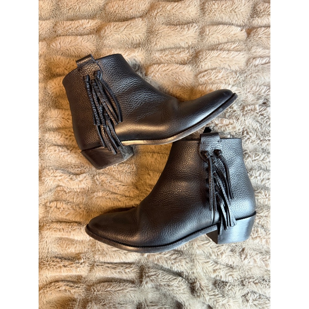 Valentino Garavani Black Pebbled Leather Fringe Ankle Boots Italian 40.5 Size 10